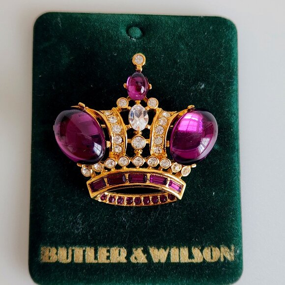 BUTLER AND WILSON 1996  SIGNED VINTAGE CROWN BROOCH - Picture 1 of 8